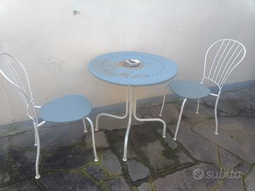 TAVOLINO CON 2 SEDIE DA GIARDINO 