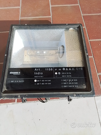 Fari per illuminazione esterna/interna