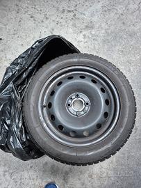 5 Gomme invernali  complete di cerchioni