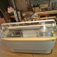 vetrina frigo gelati
