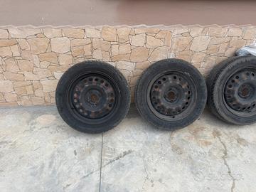 Cerchi e gomme nissan micra k14