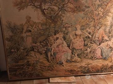 Vecchio arazzo di bel colore tenue