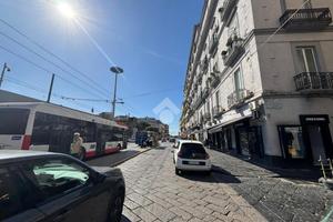 2 LOCALI A NAPOLI