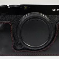 Custodia in vera pelle per  mirrorless Fuji X-E2