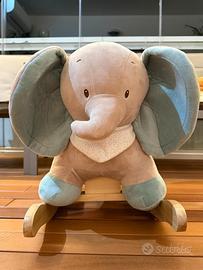 Elefante a dondolo