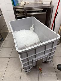 Contenitore porta ghiaccio con ruote