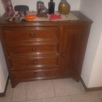 piccola cassettiera in legno anni 70