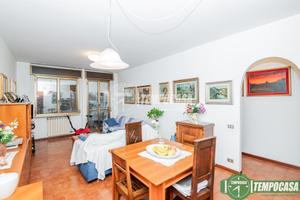 GRAZIOSO TRE LOCALI CON BOX E CANTINA