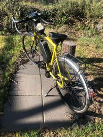 BICI KELLYS SOOT 30 L - GRAVEL con MOTORE