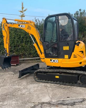 E32 Escavatore 35 q JCB 8035