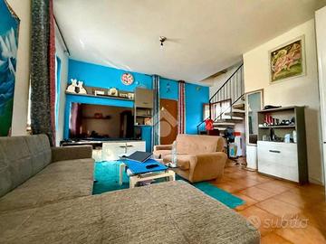 VILLA A SCHIERA A OFFLAGA