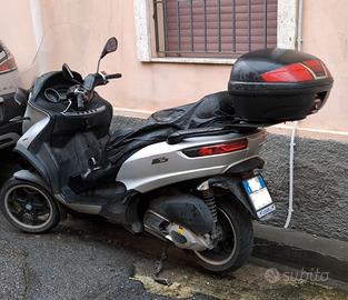 Scooterone Piaggio 3 ruote usato