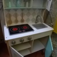 Cucina giocattolo in legno