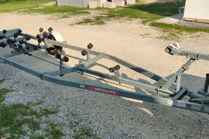 Rimorchio per imbarcazione marca Satellite 750kg