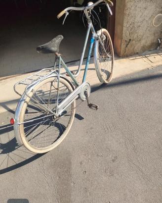 Bicicletta usata marciante 