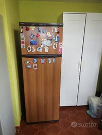 Frigorifero Indesit. 