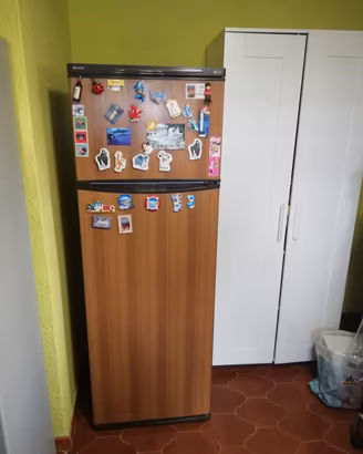 Frigorifero Indesit. 