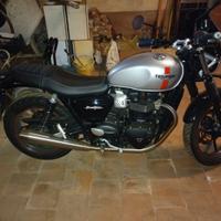 Moto Triumph Street Twin 900