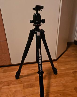 Cavalletto Treppiedi Manfrotto 