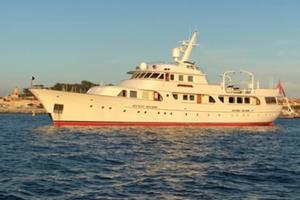 Yatch - Seagull of Cayman