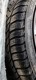 Pneumatici invernali PIRELLI 225 40 18 