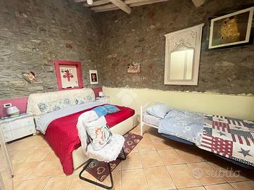 4 LOCALI A MASSAROSA