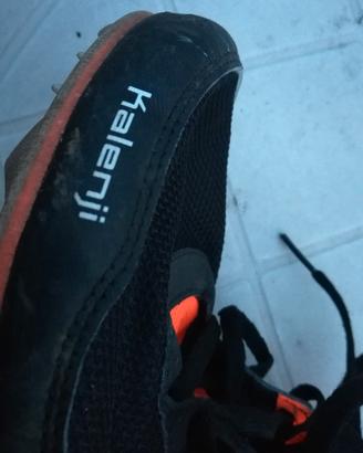 Scarpe atletica chiodate