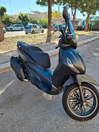 Beverly 400s deep black 2022