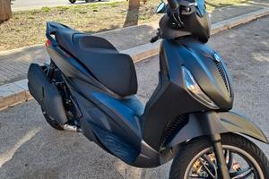 Beverly 400s deep black 2022