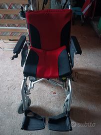 Sedia a rotelle elettrica con varie velocità