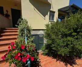 VILLA A SCHIERA A SASSARI