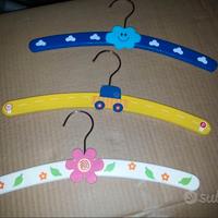 Appendini in legno per bambini