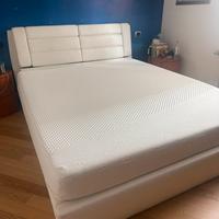 Letto matrimoniale con cassettone