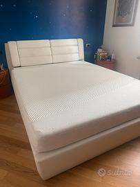 Letto matrimoniale con cassettone