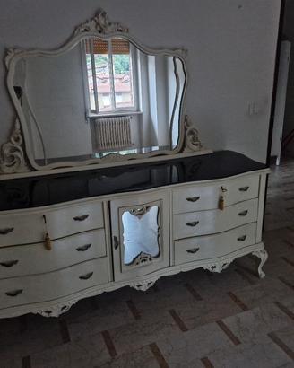 Cassettone shabby in stile barocco