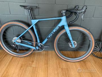 BICI GRAVEL CARBONIO SAVA