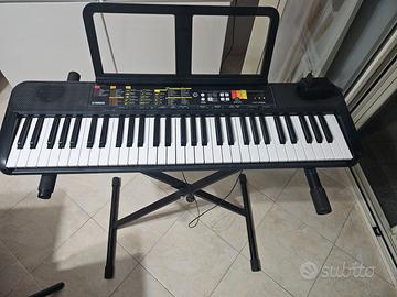 Tastiera yamaha completa di piano supporto