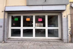 Locale commerciale in Corso Pascoli