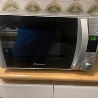 Microonde Candy con Grill e Defrost