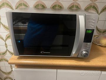 Microonde Candy con Grill e Defrost