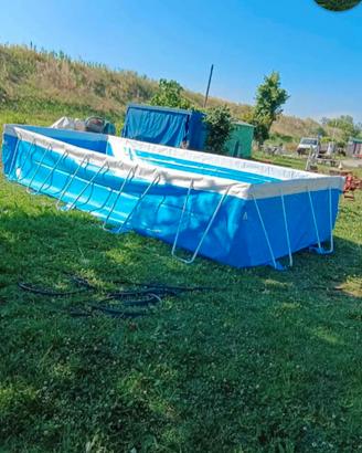 PISCINA LAGHETTO