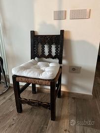 Set di 4 sedie antiche in legno intagliato