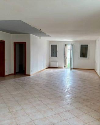 Immobile di 118 m² con 1 locale a Montecchio Preca
