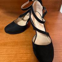 Scarpe con tacco alto nere in camoscio