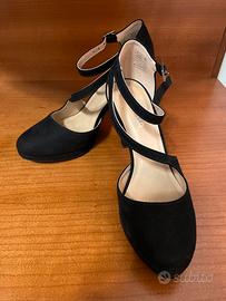 Scarpe con tacco alto nere in camoscio