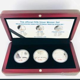 Germania raro cofanetto con 3 medaglie in argento.