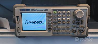Generatore di Segnali SIGLENT SDG1020