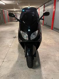 Yamaha T Max - 2005