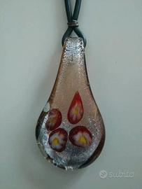 Collana con ciondolo in vetro di Murano