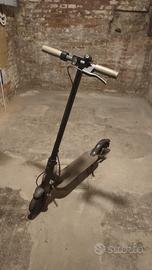 Xiaomi Mi Monopattino Elettrico 1S, 25 km/h Nero